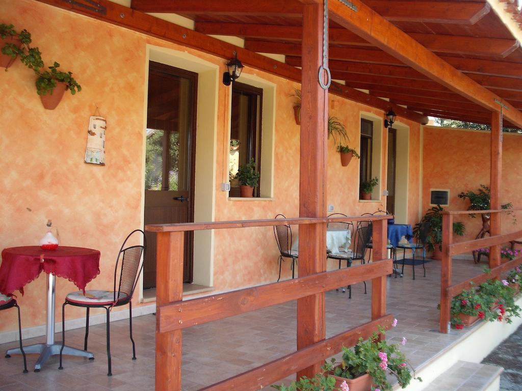 Domu De Palla- Iun-E5167 Bauladu Rom bilde